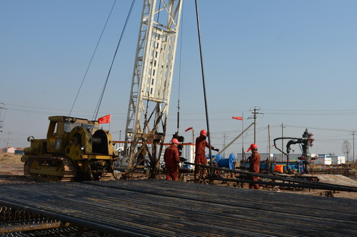 淺談?dòng)吞锞伦鳂I(yè)現(xiàn)場(chǎng)的安全管理