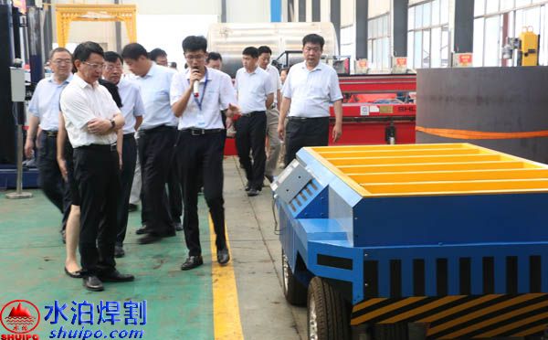 AGV機器人持續(xù)火熱，新領(lǐng)域帶來發(fā)展新機遇，水泊焊割自主研發(fā)的AGV小車